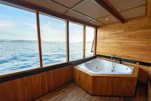 Private ocean-view jacuzzi beside a Master cabin on Lamborajo 3