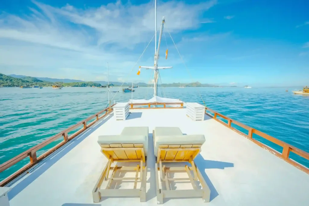 Sun deck aboard Lamborajo I