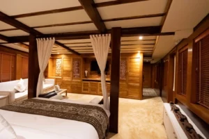 Seating area in Lamima Seahorse master cabin
