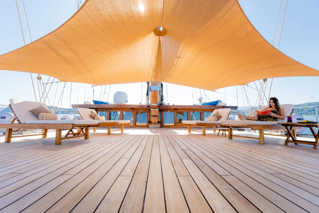 Upper deck dining area aboard Lamima