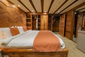 Swordfish double guest cabin aboard Lamima