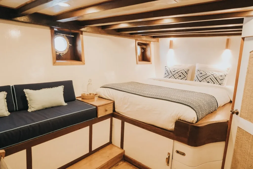 Kura-Kura standard cabin aboard Magia II