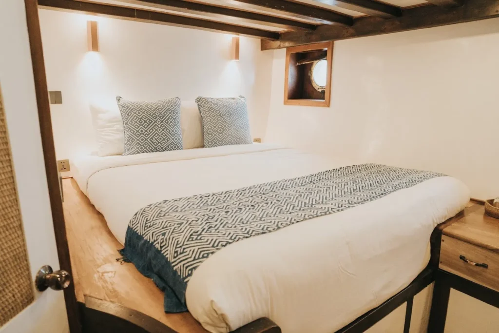 Lumba-Lumba standard cabin aboard Magia II