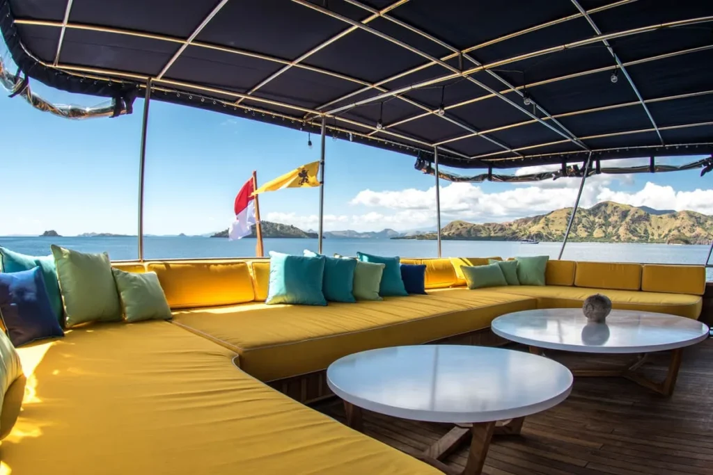 Upper deck bar and day-bed aboard Magia II