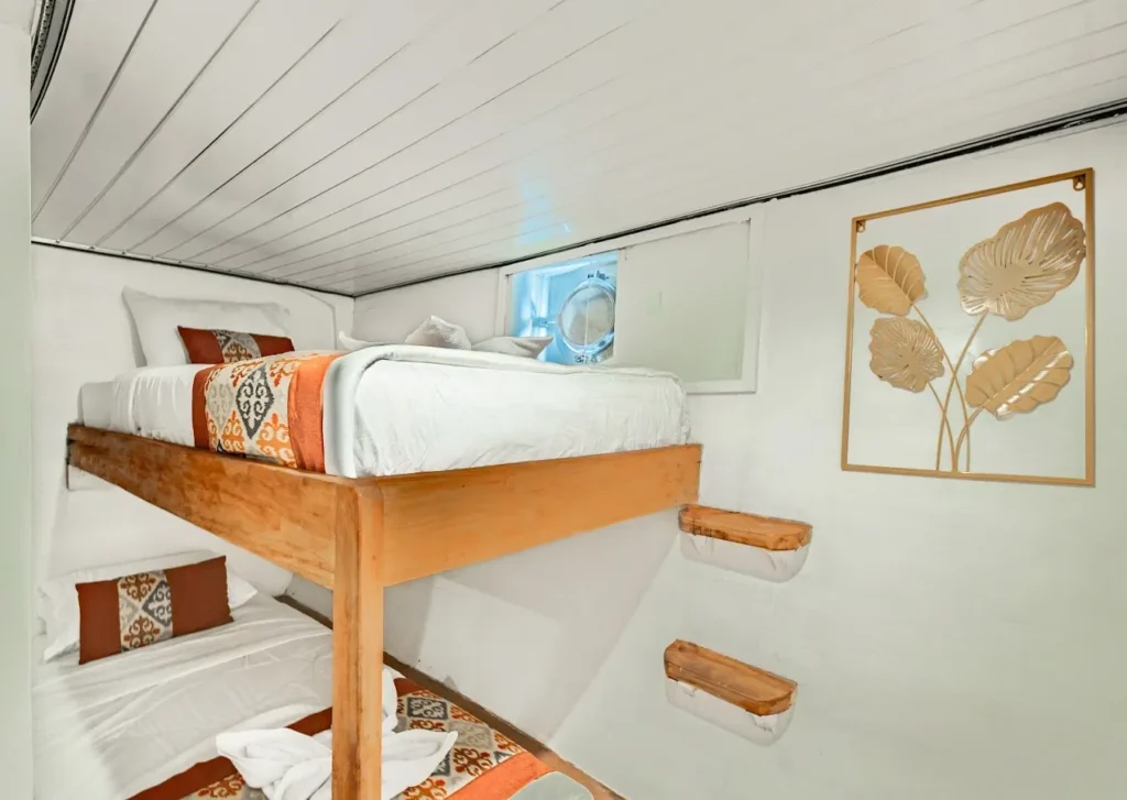 Superior bunk cabin aboard Magika Liveaboard
