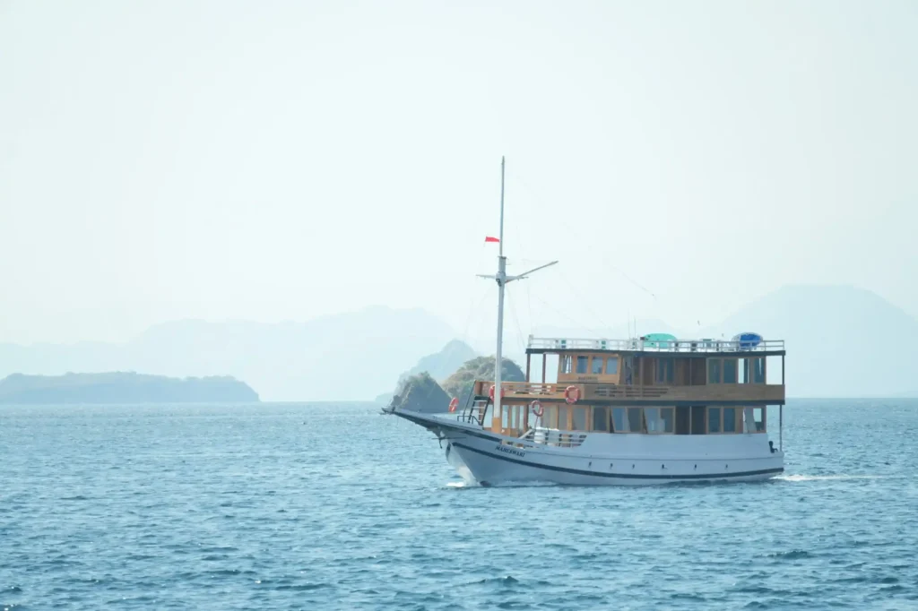 Maheswari phinisi exterior in Komodo National Park
