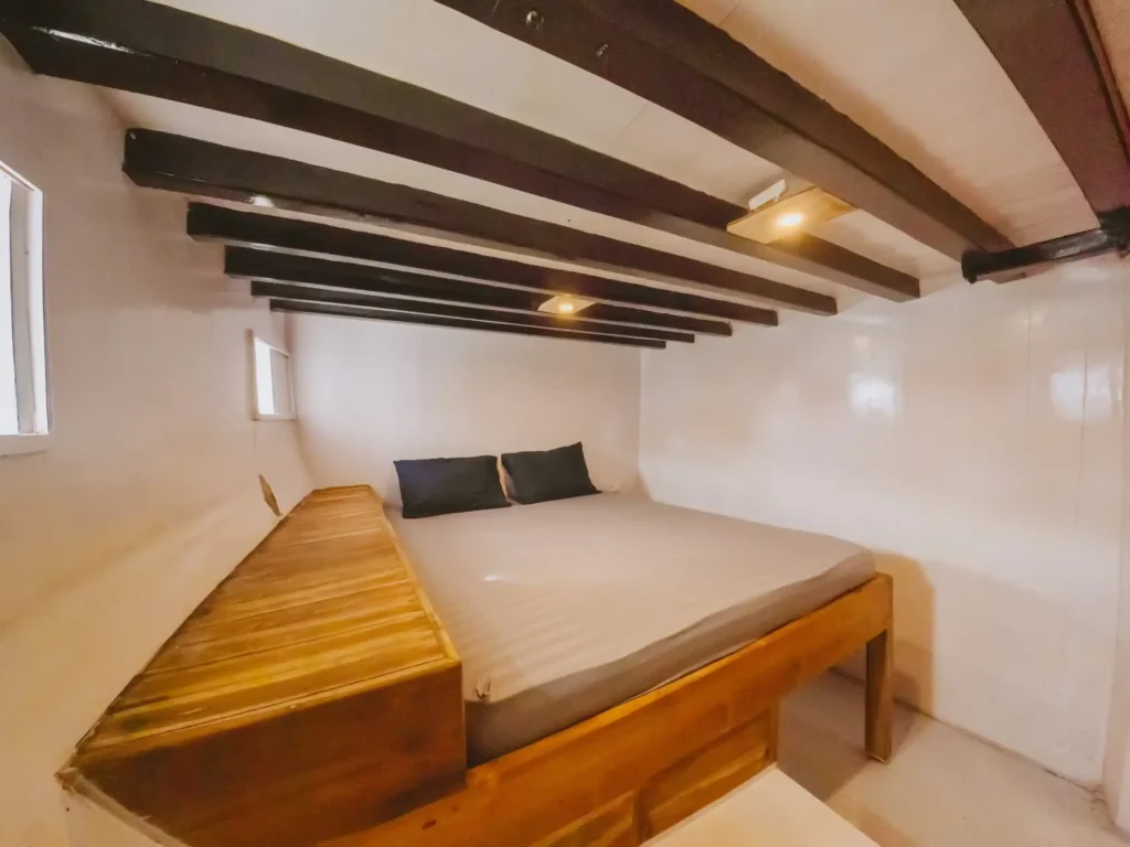 Superior cabin aboard Maheswari phinisi