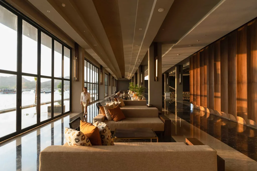 Meruorah Komodo Labuan Bajo – Meruorah Kodomo Labuan Bajo Lobby Sunset