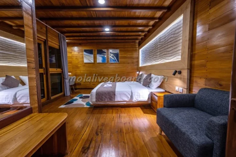 Guest cabin aboard Mola Mola 2