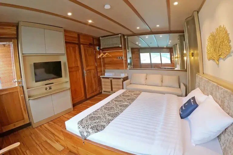 Master Family Suite aboard Mutiara Cruise phinisi