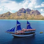 Mutiara Cruise, a 47-metre phinisi, sailing in Komodo National Park