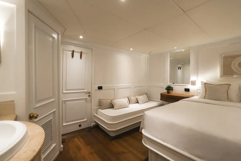 Mutiara Laut double cabin with convertible settee