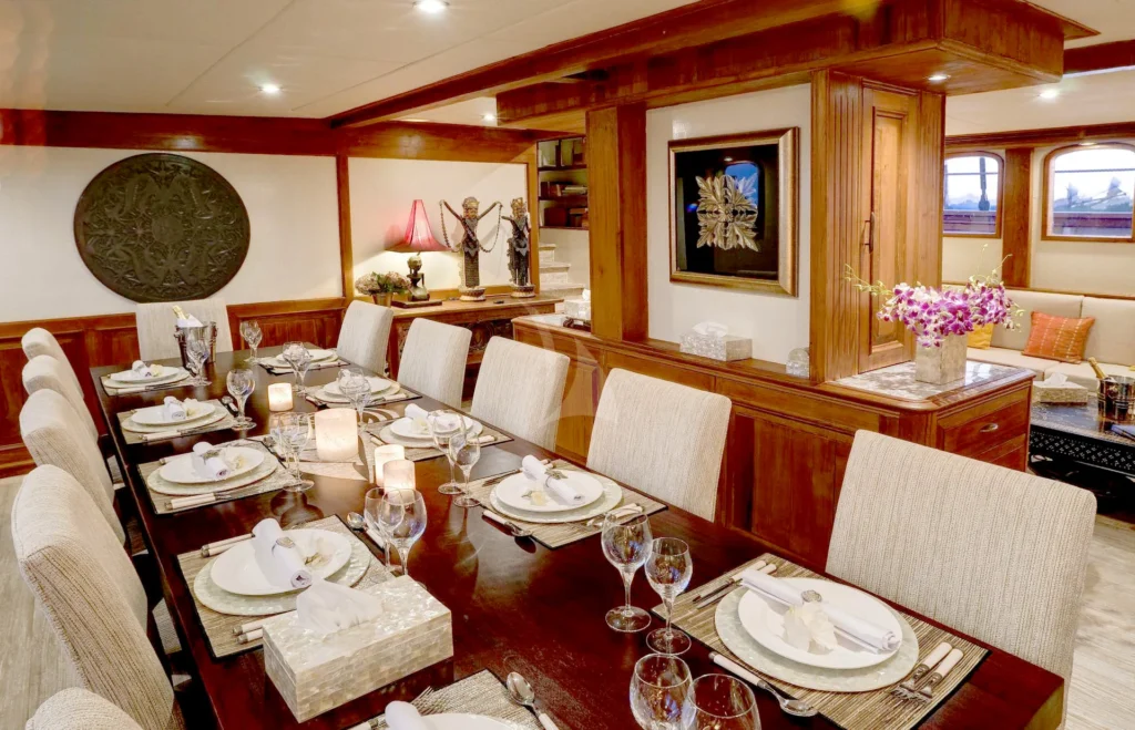 Mutiara Laut phinisi liveaboard, int dining