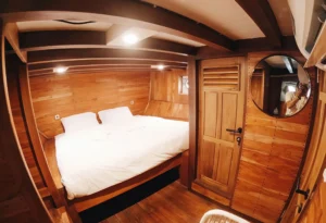 Master Cabin aboard Narasea liveaboard