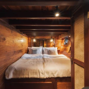 Lower deck deluxe cabin aboard Nataraja