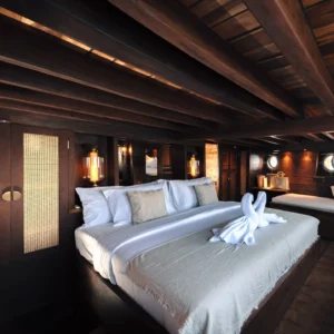 Master cabin aboard Nataraja