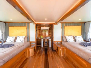 Aurea cabin two queen beds aboard Naturalia Cruise