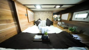 Navila cabin private 3 01 aboard Navila phinisi