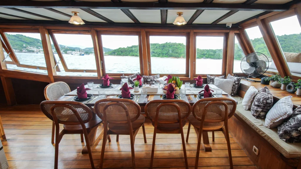Navila interior dining 01 aboard Navila phinisi