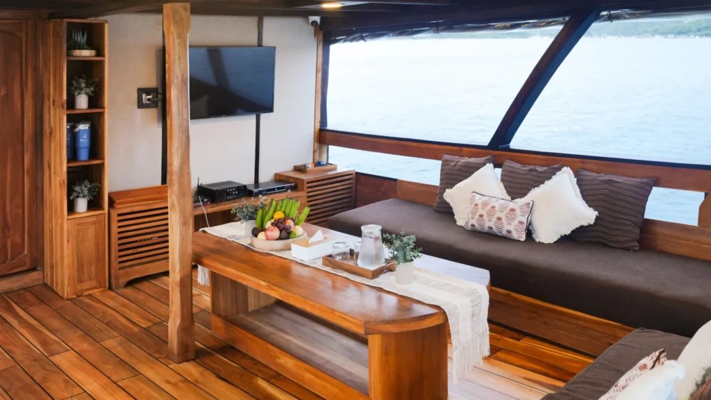 Navila sundeck relax back 03 aboard Navila phinisi