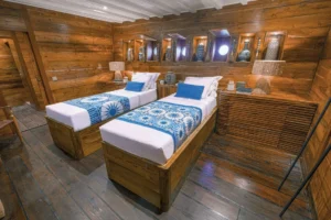 Charter Ocean Pure 1 Yacht Liveaboard - Guest Suite Room