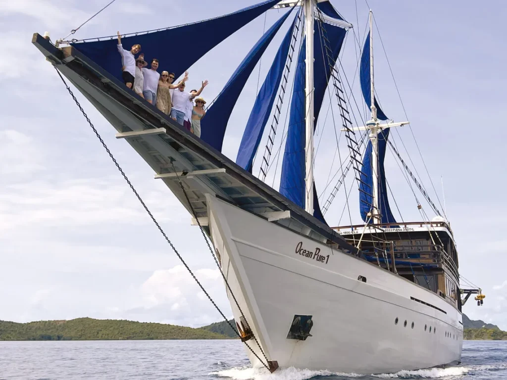 Charter Ocean Pure 1 Yacht Liveaboard