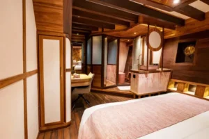 Private bathroom in Otium Coral Stateroom