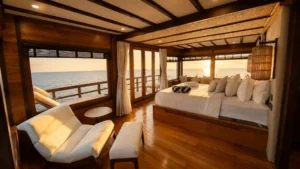 Allo Signature stateroom aboard Papiton Allo phinisi