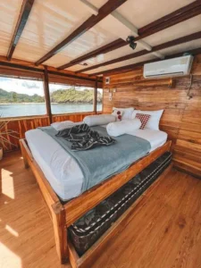 Manta Room cabin aboard Papiton Duwa