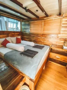 Turtle Room cabin aboard Papiton Duwa