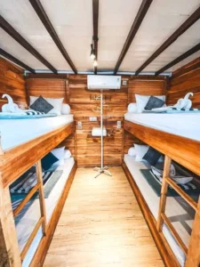 Pacific Room bunk cabin aboard Papiton Lopi