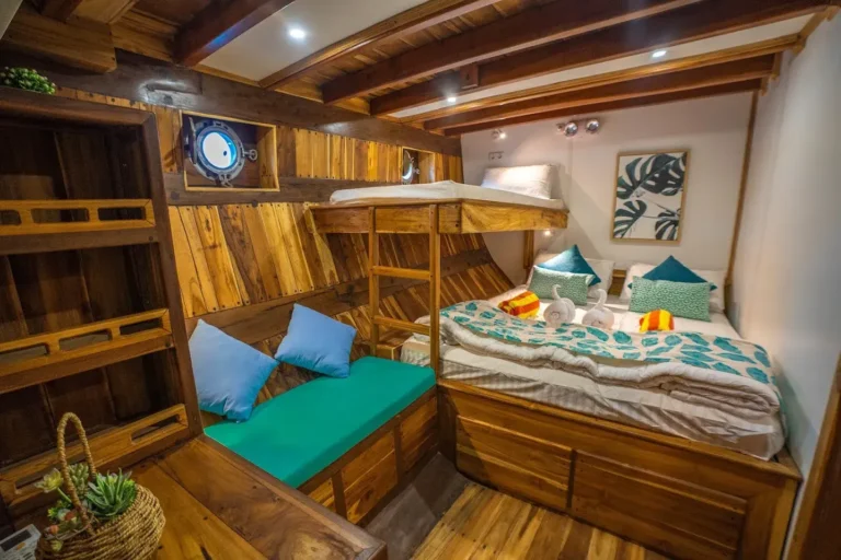 Pinta lower-deck Deluxe Cabin