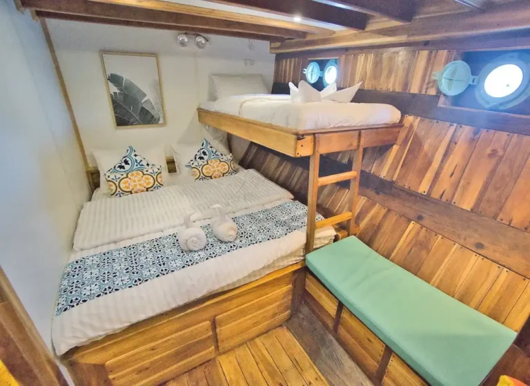 Pinta lower-deck Deluxe Cabin second view