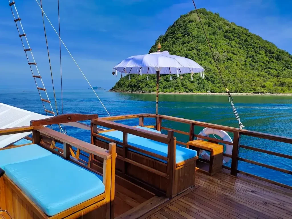 Rooftop sun deck aboard Pinta