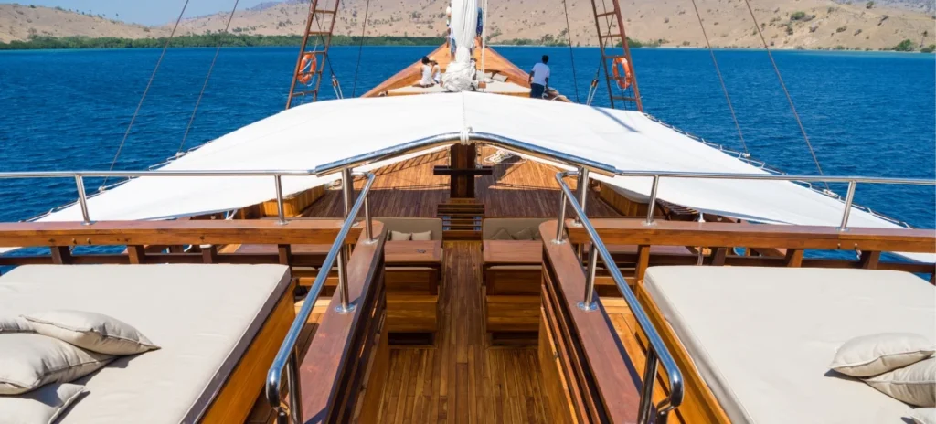 Prana by Atzaro phinisi liveaboard exterior 9