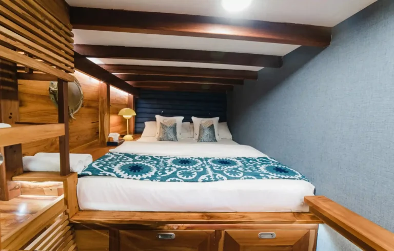 Interior of the Sulawesi and Rote double cabins aboard Samara 2