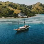 Samara 2 phinisi exterior in Komodo waters