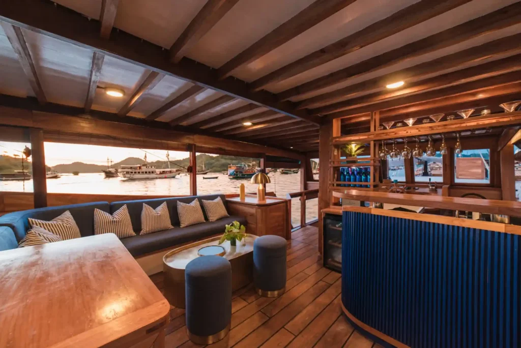 Interior lounge aboard Samara 2 phinisi