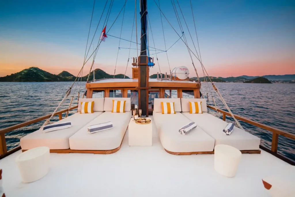 Sundeck and open-air relaxation area aboard Samara 2