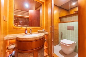 Sanctuary Junior Suite Seahorse and Turtle ensuite bathroom