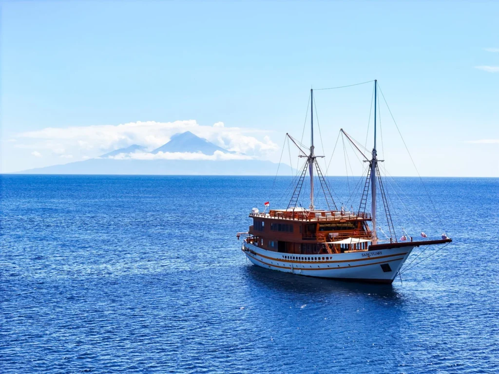 Sanctuary luxury phinisi yacht at sea