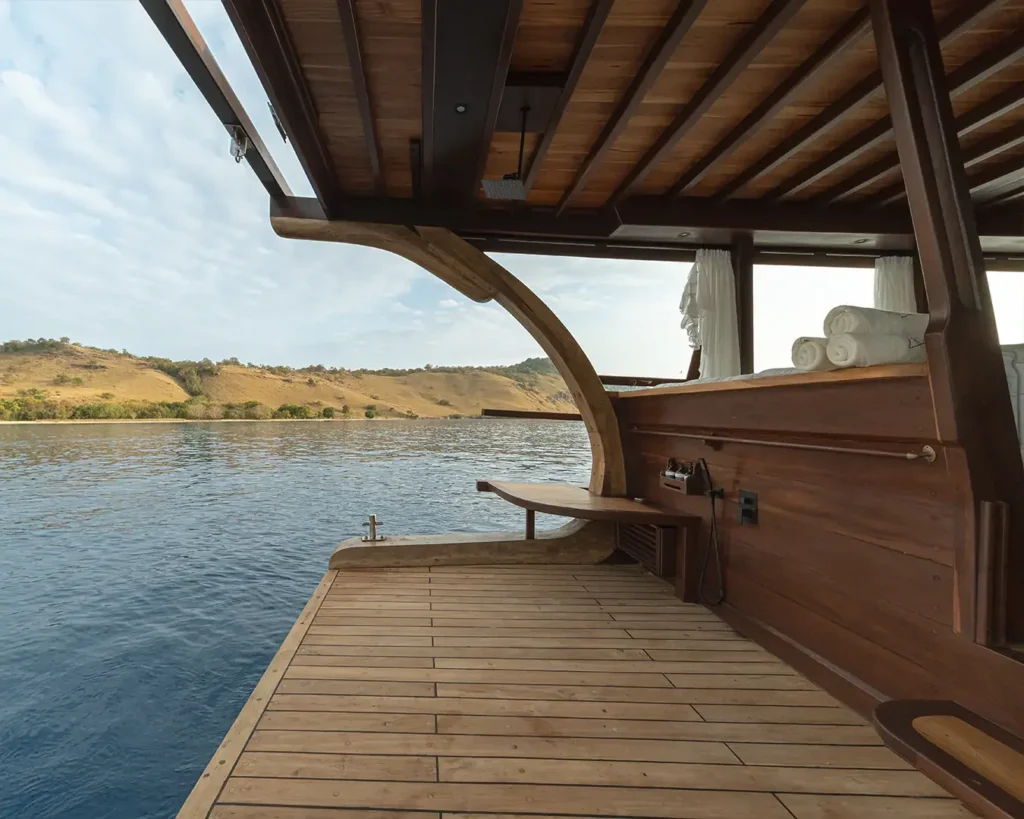 Private sea access and swim platform aboard Sanya yacht