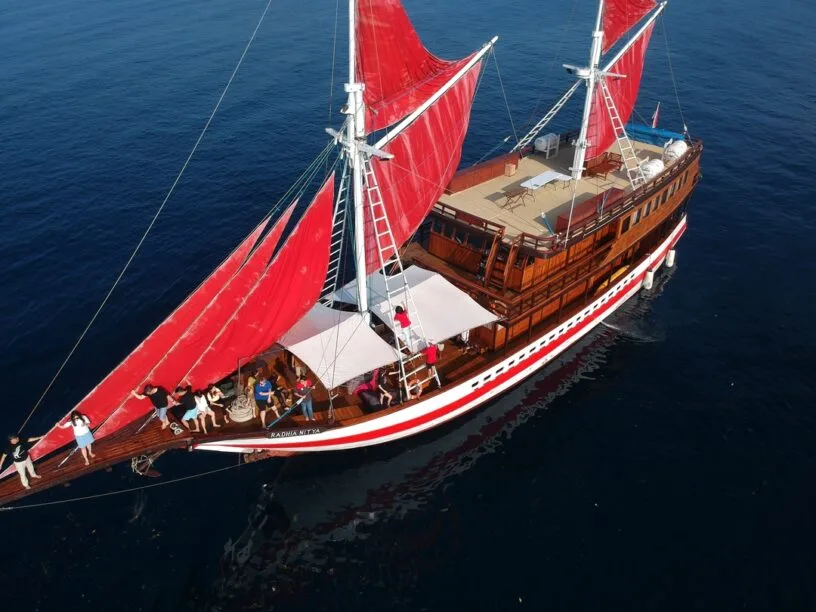 Sea Familia 2 deluxe phinisi in Komodo National Park