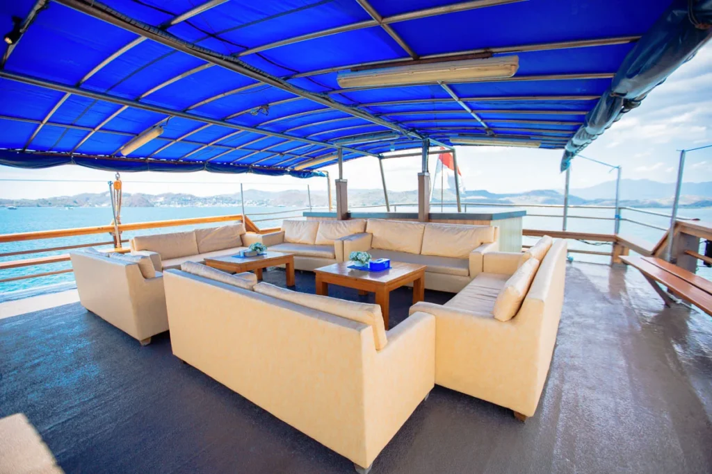Covered outdoor lounge aboard Sea Safari 6
