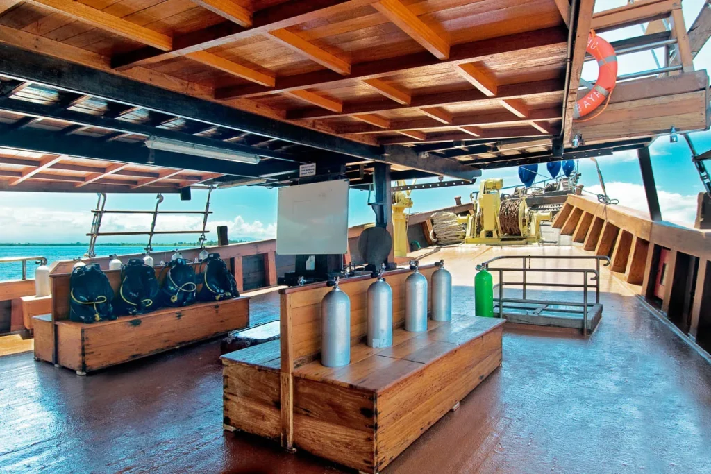 Covered outdoor deck aboard Sea Safari 8