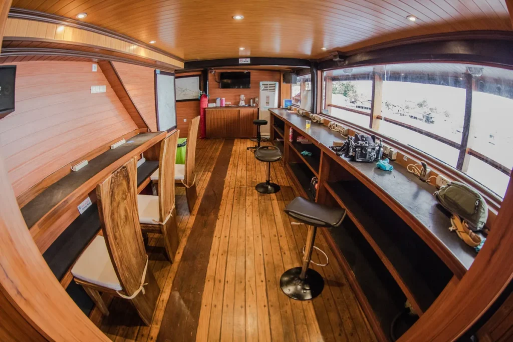 Indoor saloon and bar aboard Sea Safari 8