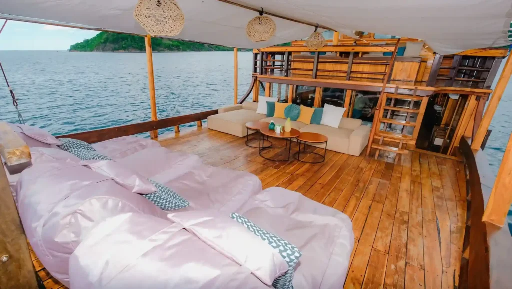 Outdoor chill area aboard Senada phinisi