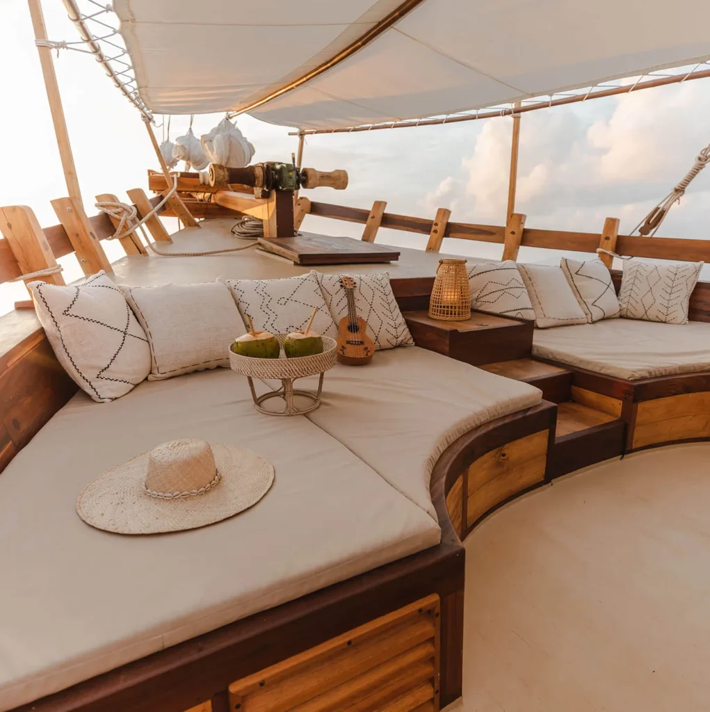 Foredeck sunbeds aboard Senja
