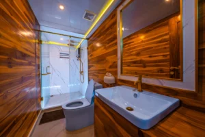Ensuite bathroom in the Seven Angel master cabin