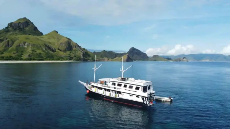 SIP 1 phinisi viewed from the water in Komodo